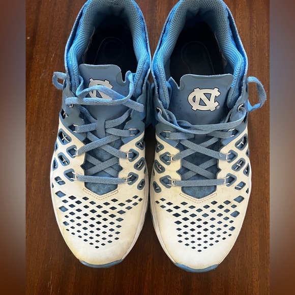 Nike UNC Chapel hill tennis shoes 🏀 March Madness 🏀 Final Four 🏀 Sweet 16 🏀 - Picture 1 of 5